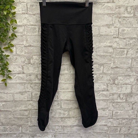 Lululemon wild and free leggings mesh‎ panels women’s size 2 black - Picture 1 of 7